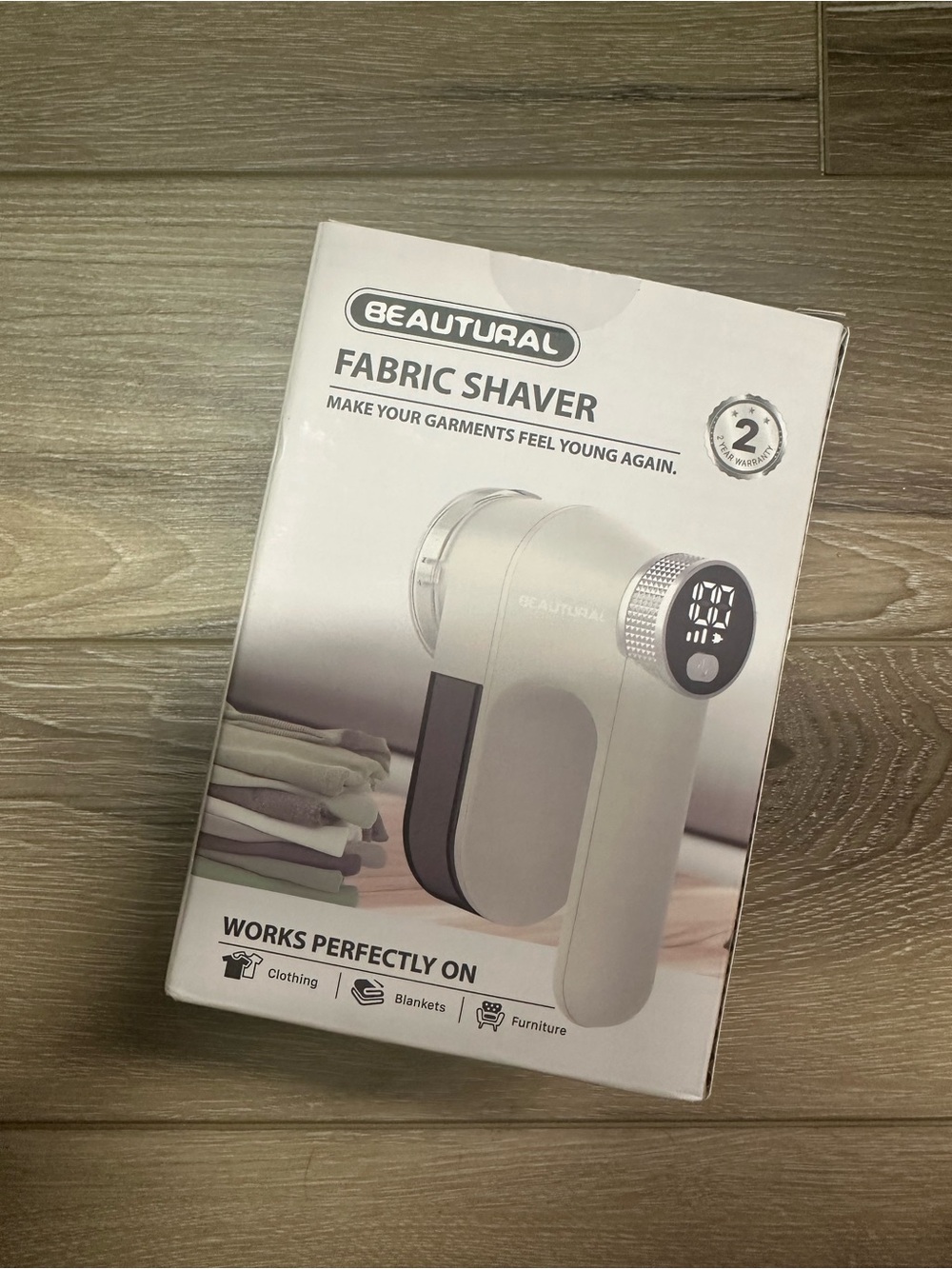 White Fabric Shaver